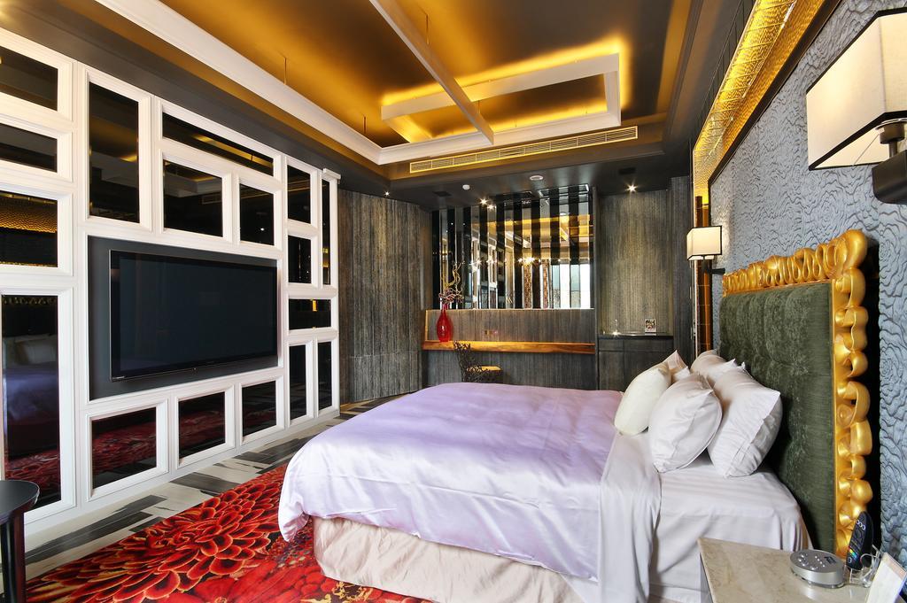 Mulan Motel Taichung Exterior photo
