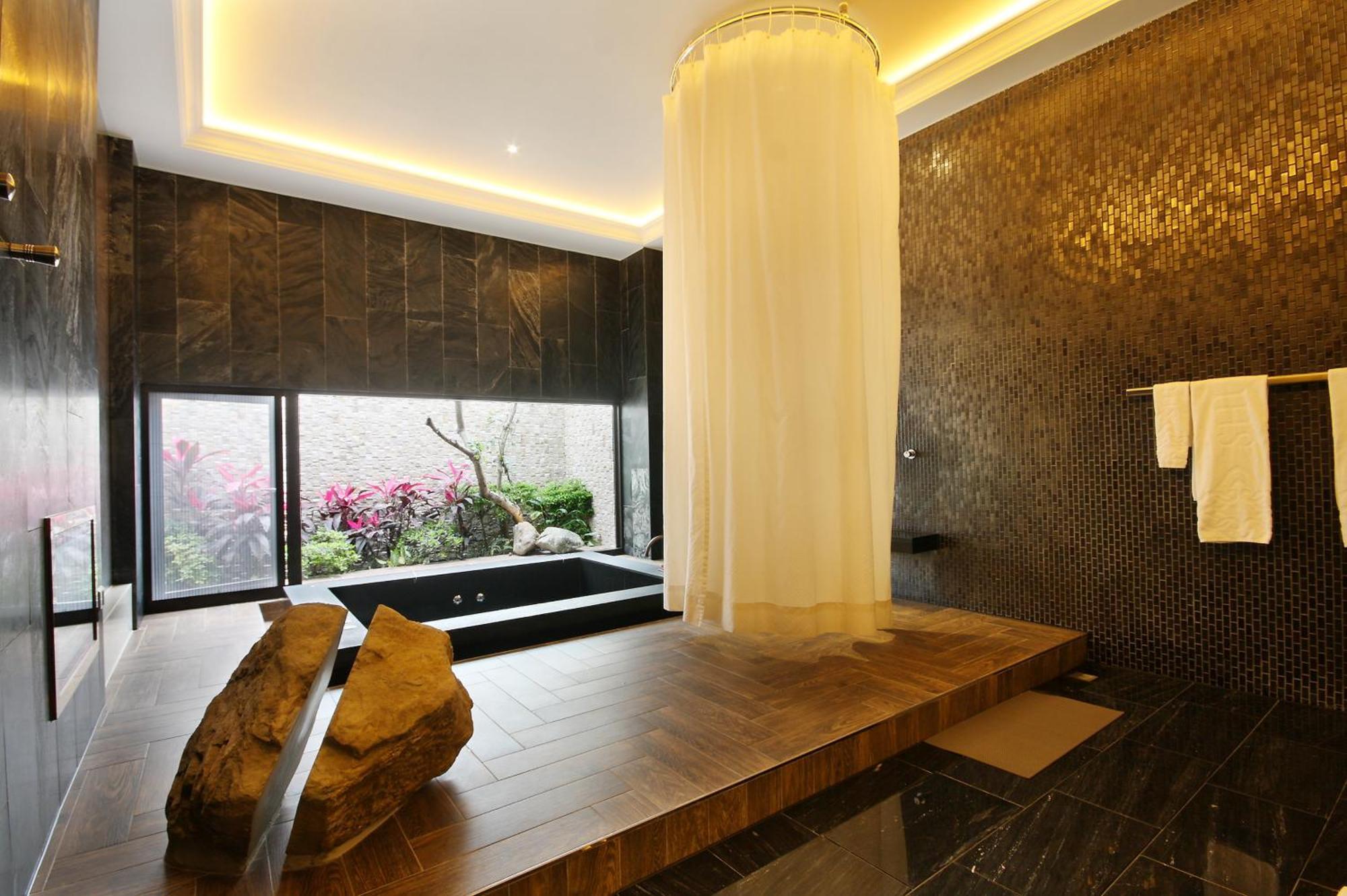 Mulan Motel Taichung Exterior photo
