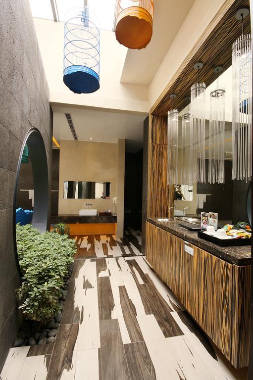 Mulan Motel Taichung Exterior photo