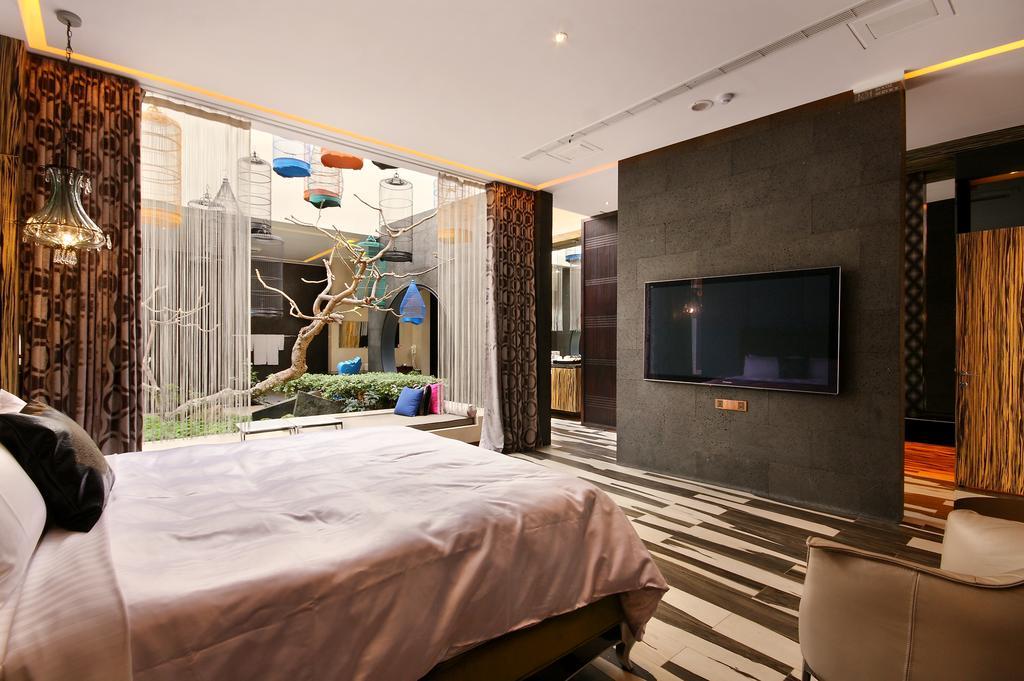 Mulan Motel Taichung Exterior photo