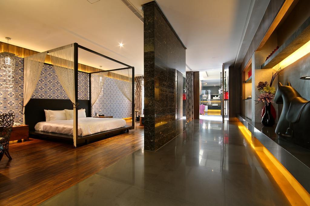 Mulan Motel Taichung Exterior photo