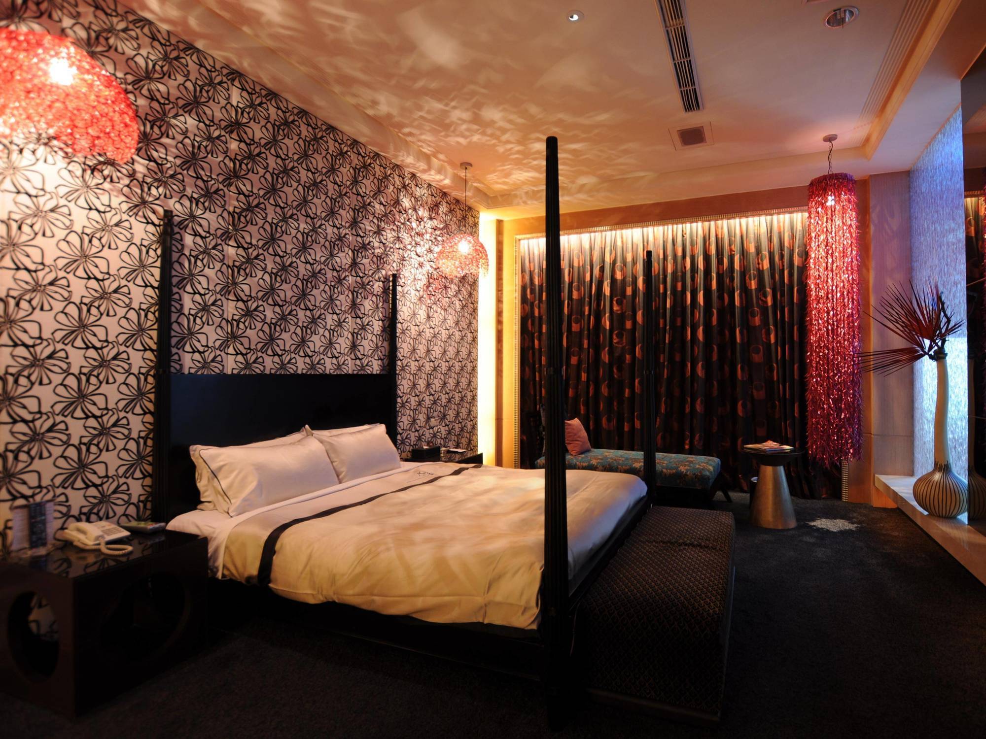 Mulan Motel Taichung Exterior photo
