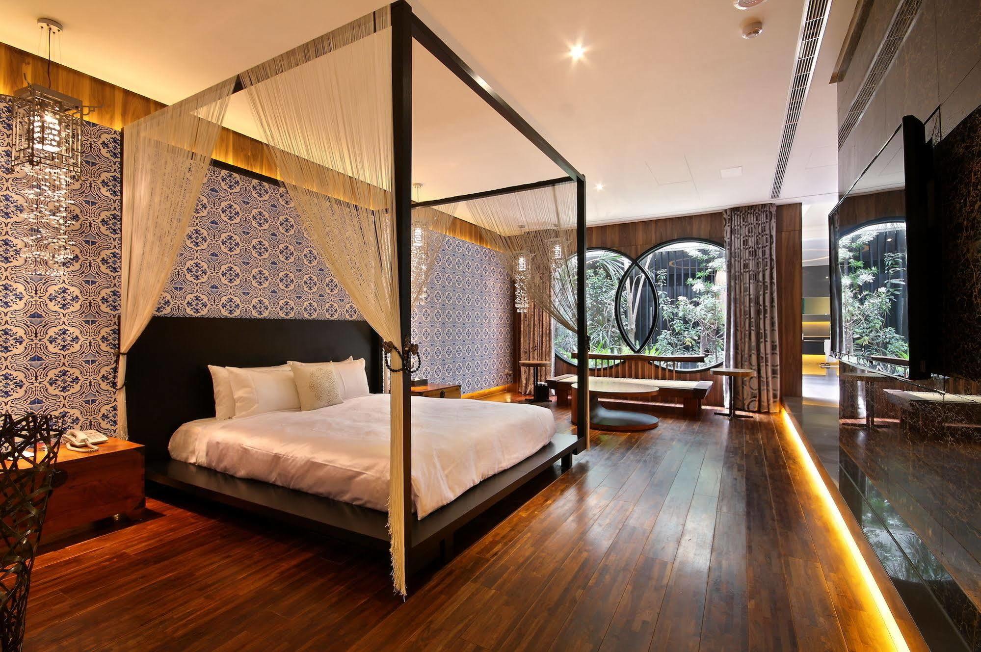 Mulan Motel Taichung Exterior photo